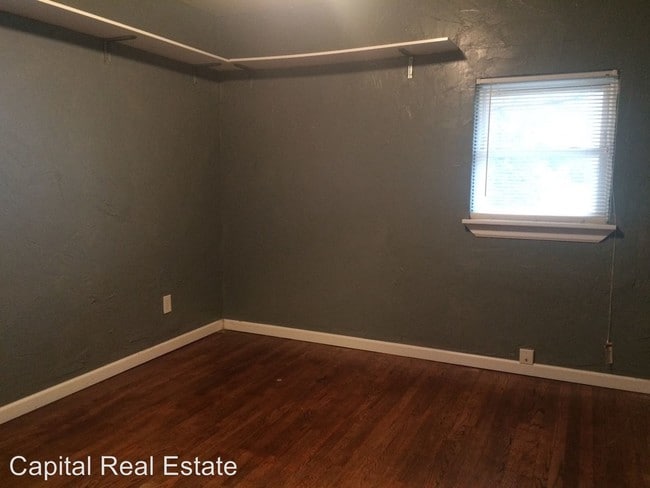 Building Photo - 3 br, 1.5 bath House - 116 W. Steed Dr.