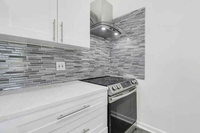 Building Photo - 6392 Chasewood Dr