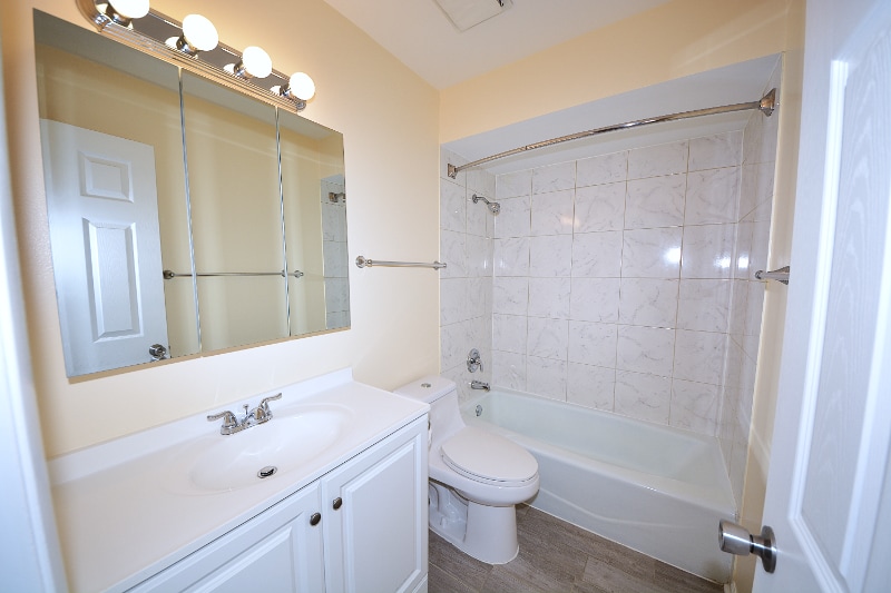 Building Photo - 319 Bluff Ave