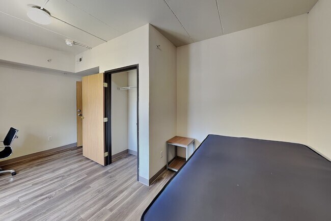 Building Photo - 215 Stanton Ave