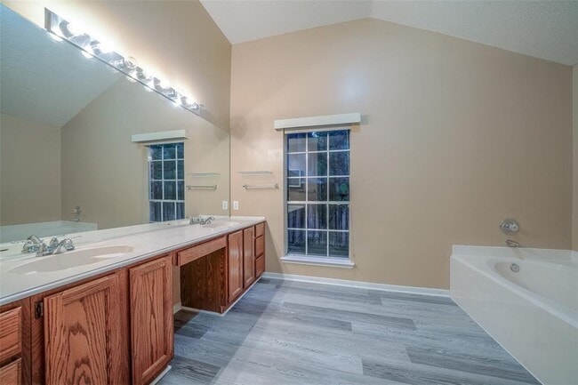 Building Photo - 143 W Village Knoll Cir
