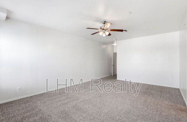 Building Photo - 15818 N 25th St