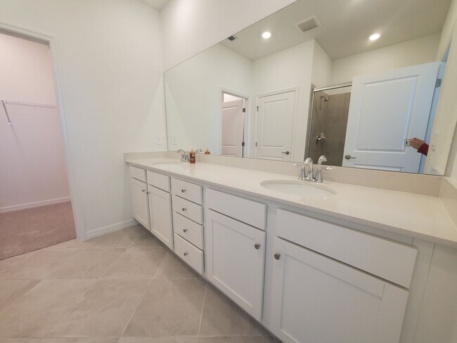 Building Photo - 20660 HAZELNUT Ct