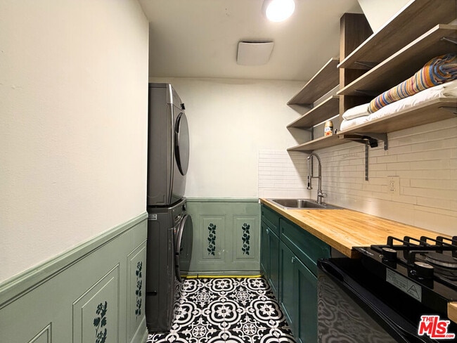 Building Photo - 6444 Cavalleri Rd