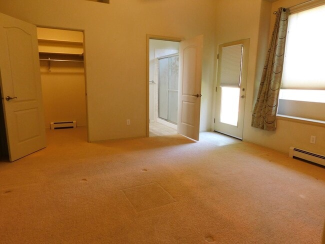 Building Photo - Spacious Duplex in N Grand Junction