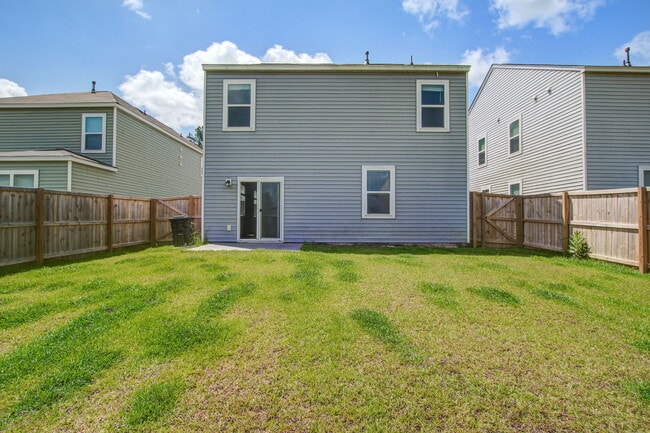 Building Photo - 104 Sunray Ln