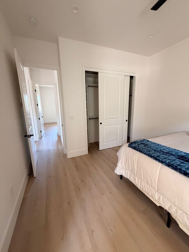 Building Photo - Charming 2-Bedroom Home in Private Gated Community