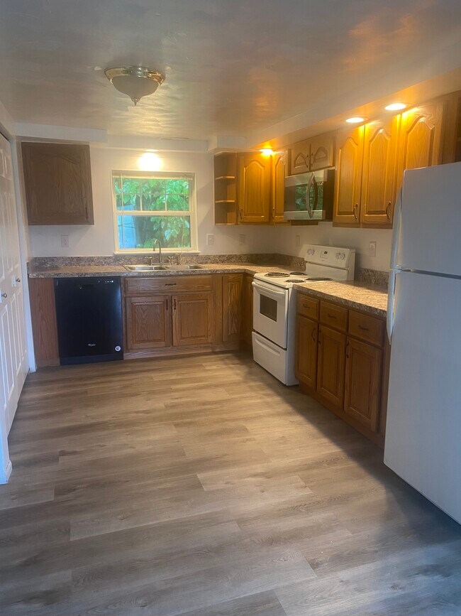 Building Photo - 2449 S Old Highway 141