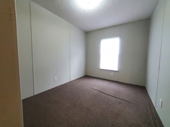 Building Photo - 200 cedar cove lane