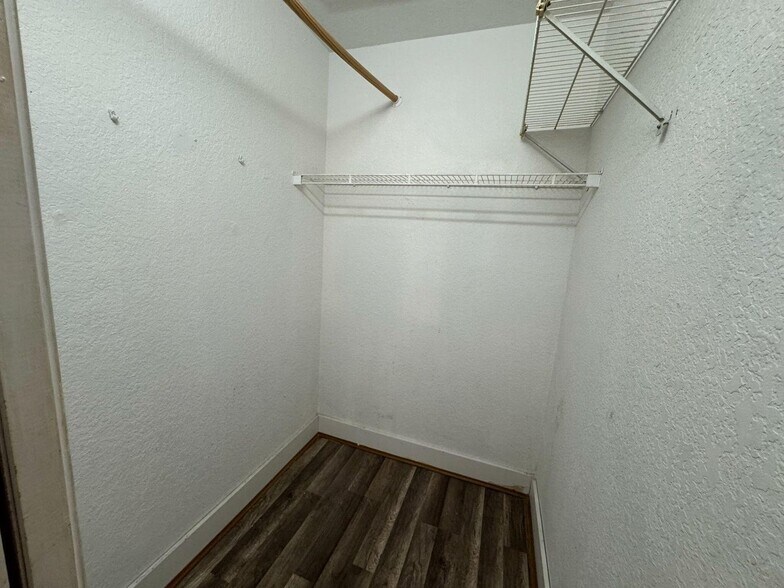 Building Photo - 2380 Saranac Ave