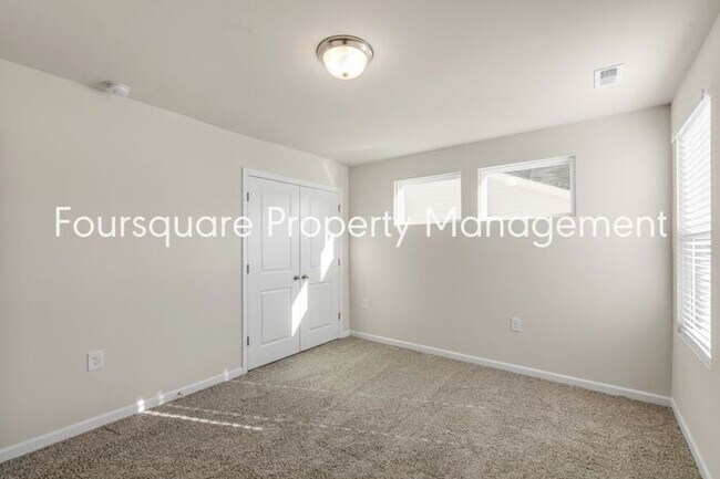 Building Photo - Charming Single-Family Home with Open Floor Plan, Spacious Loft & 2-Car Garage – Convenient to Fu...