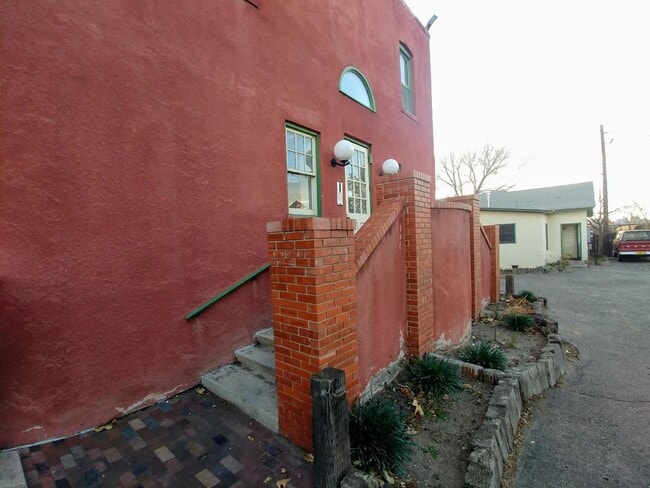 Building Photo - 421 Broadway Blvd SE