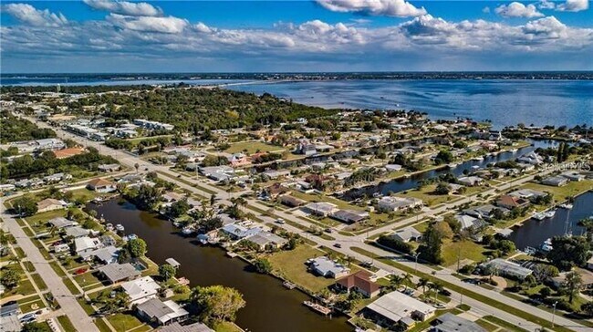 Building Photo - 540 Lindley Terrace