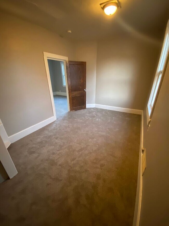 Building Photo - 2415 S 16th St.