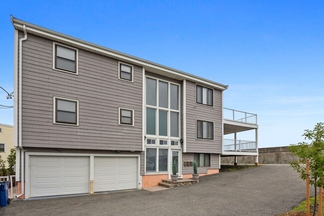 Building Photo - 8 Pebble St