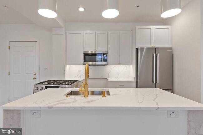 Primary Photo - 1351 Wisconsin Ave NW