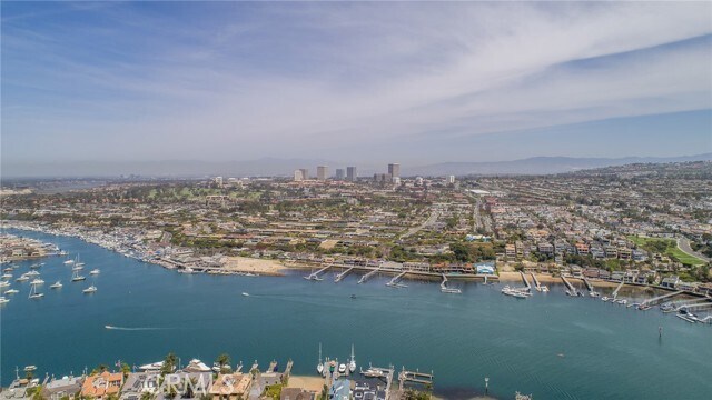 Building Photo - 2038 Miramar Dr