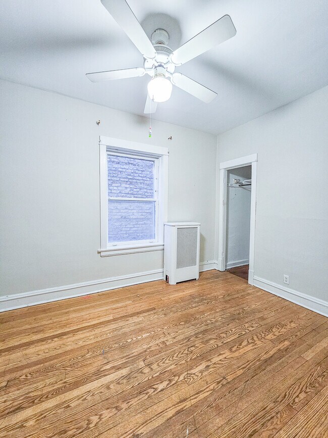 Building Photo - 3338 W Cullom Ave