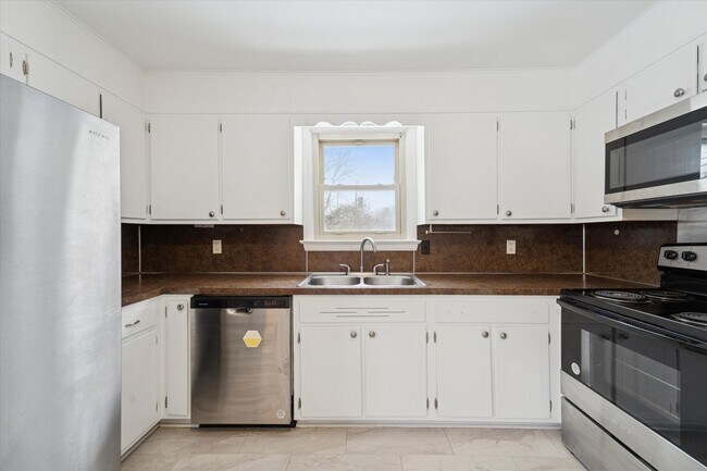 Building Photo - 3 bed 1 Bath Single family home in Valley Township