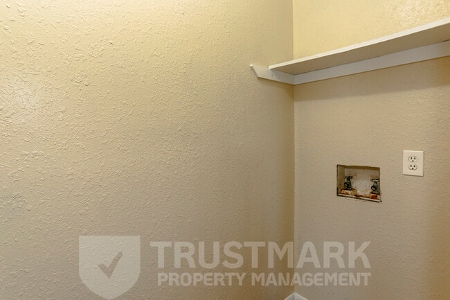 Building Photo - 3103 Courtney Ln