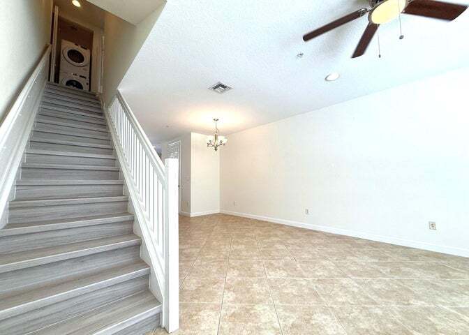 Building Photo - 960 Millbrae Ct