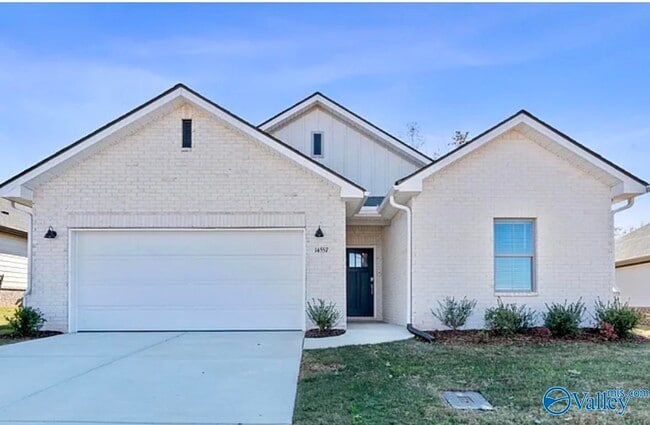 Building Photo - 14557 Mountain Strm Dr