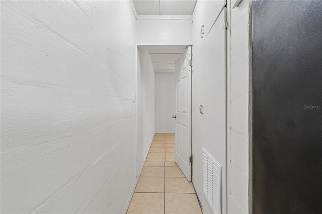 Building Photo - 9801 N 11th St