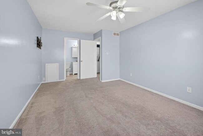 Building Photo - 203 Gregorys Way