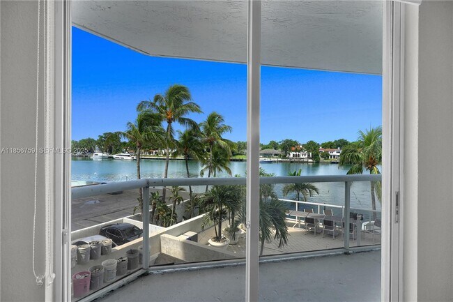 Building Photo - 5880 Collins Ave