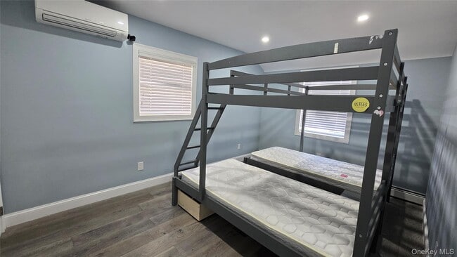 Building Photo - 80-06 209th St