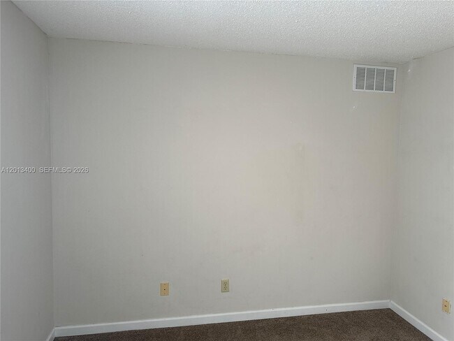 Building Photo - 9905 Westwood Dr
