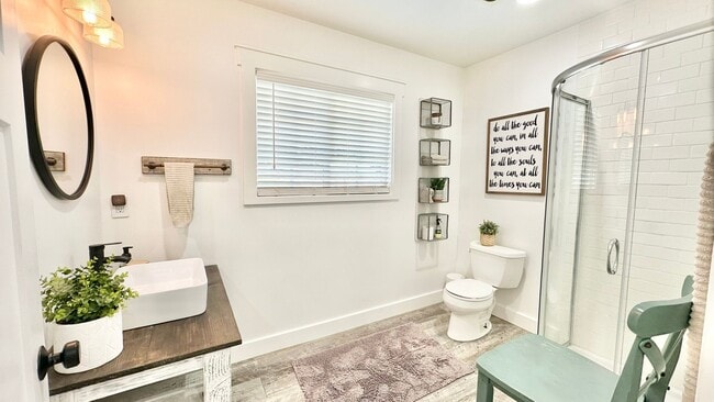 Building Photo - Beautifully Remodeled and Charming Country...