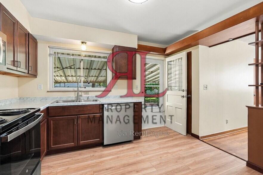 Building Photo - 4176 Beechgrove Dr