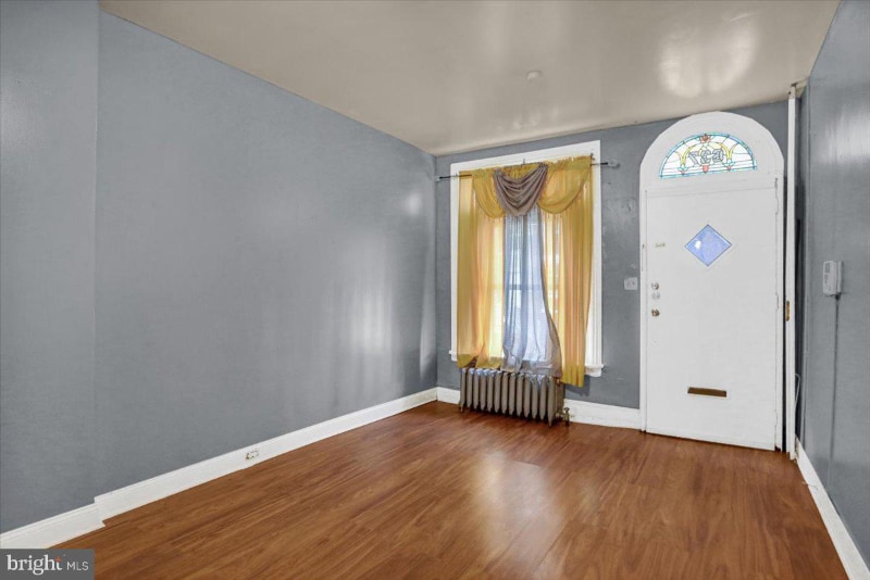 Building Photo - 637 Moss St