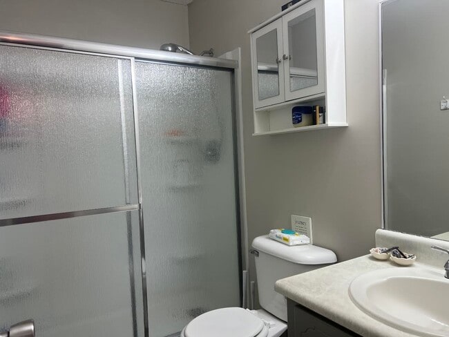 Building Photo - 863 Lyndsi Ln