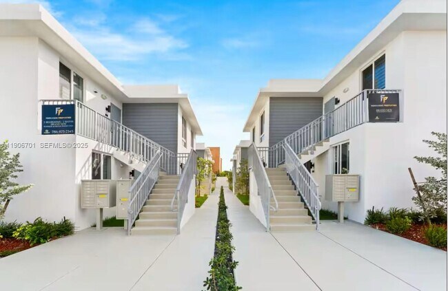 Building Photo - 1542 NW 2nd St