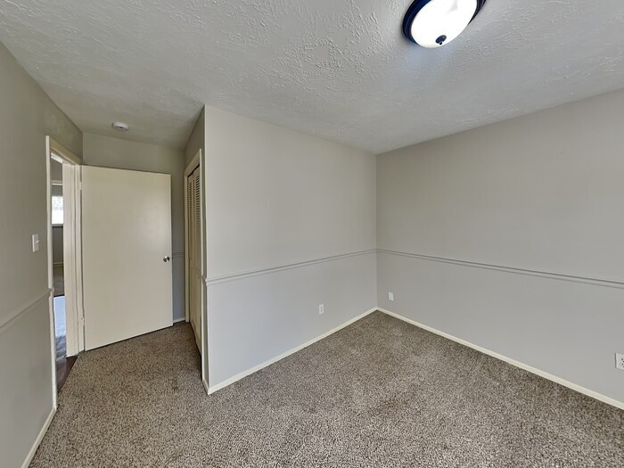 Building Photo - 4315 Sloangate Dr