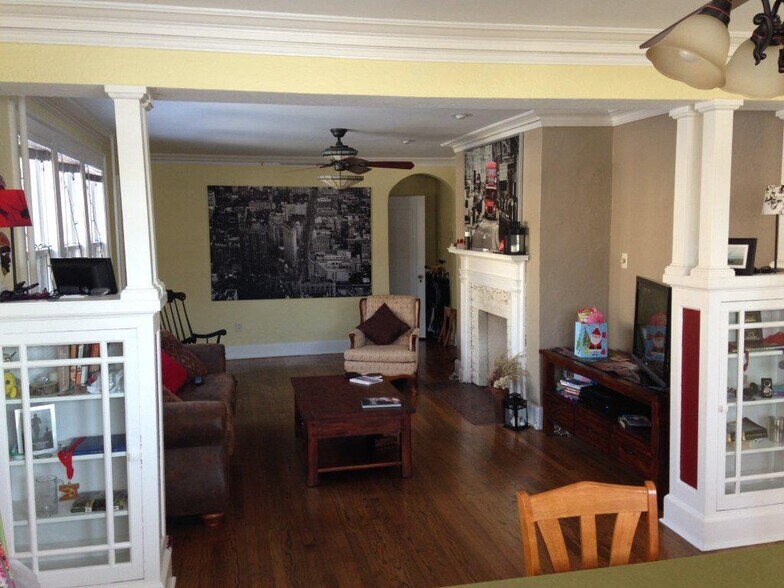 Colonnades - 1820 Pleasant St