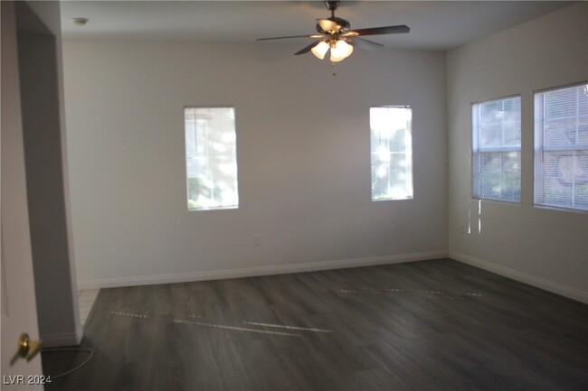 Building Photo - 3825 Ormond Beach St