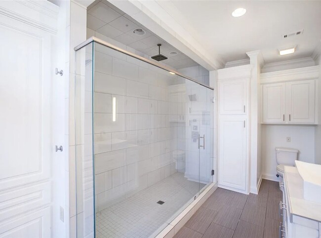 Building Photo - 105 Broadfoot Cir