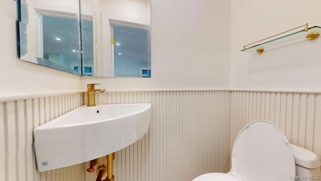 Building Photo - 88-37 62nd Dr