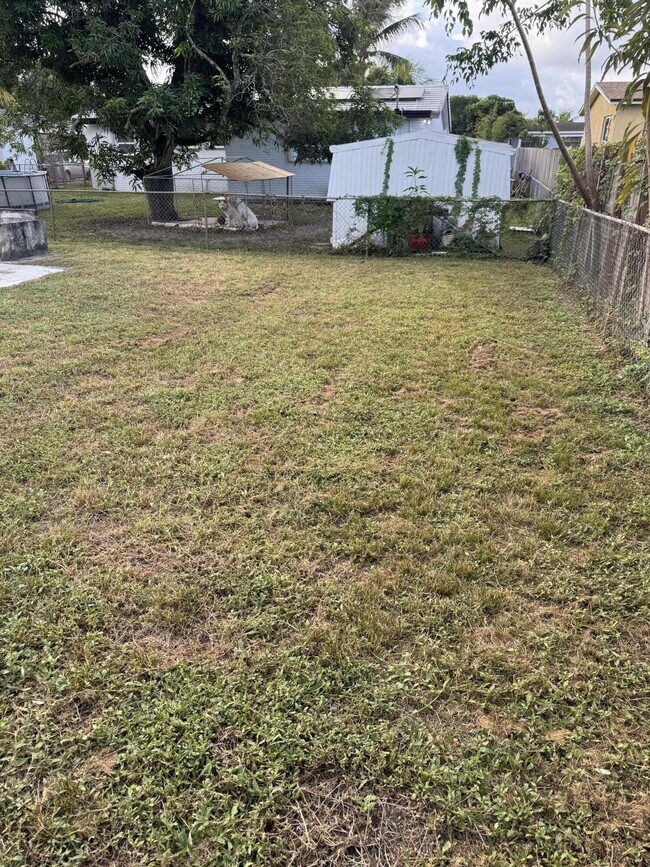 Building Photo - 2770 NW 25th St