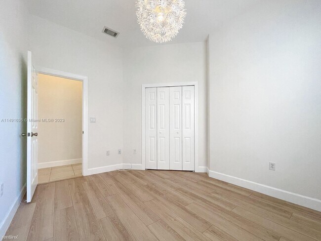 Building Photo - 4 br, 2 bath House - Vizcaya