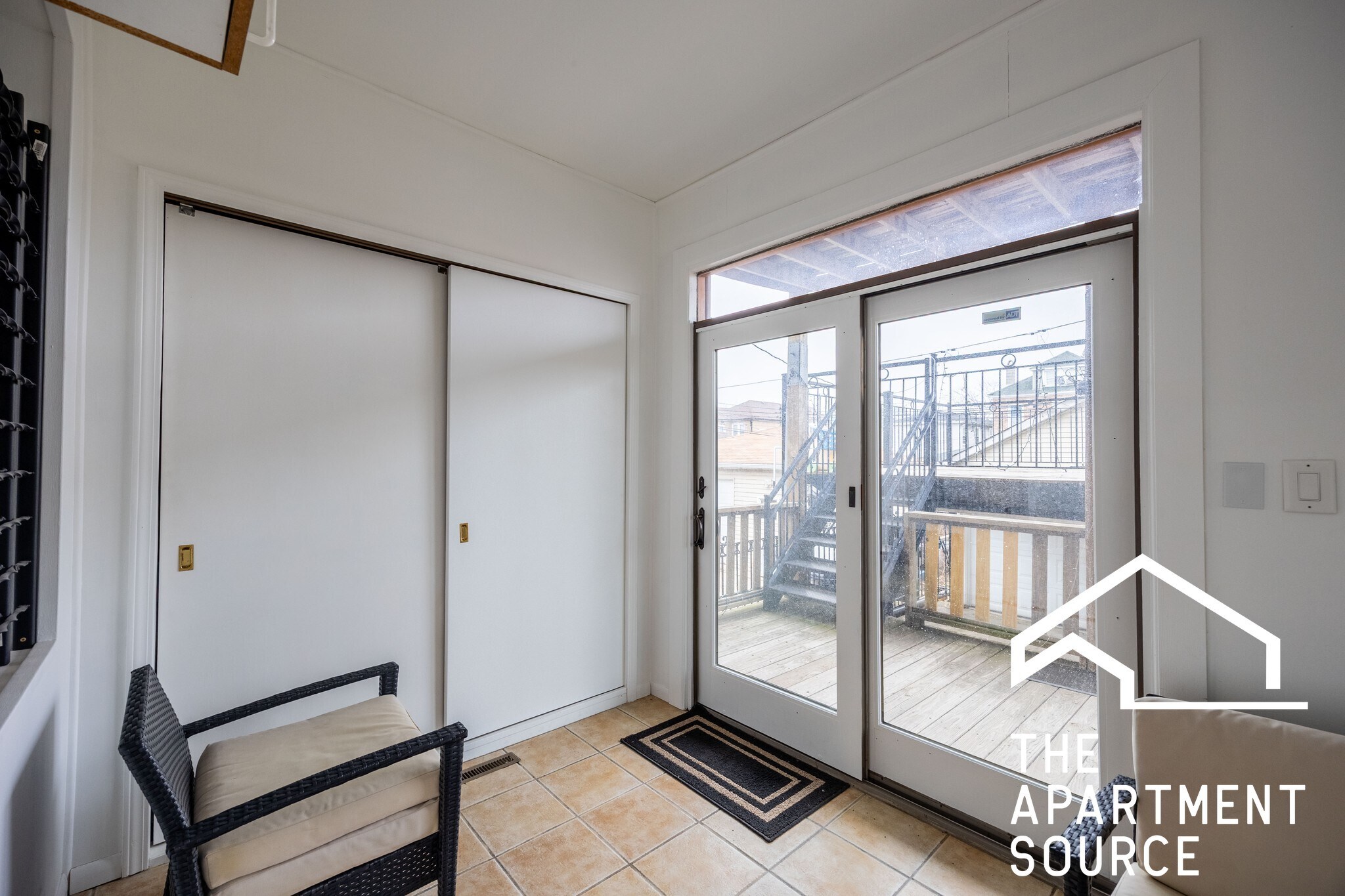 Building Photo - 2305 N Melvina Ave