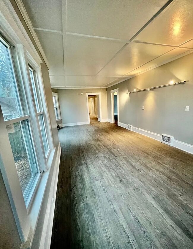 Building Photo - 1809 60th St