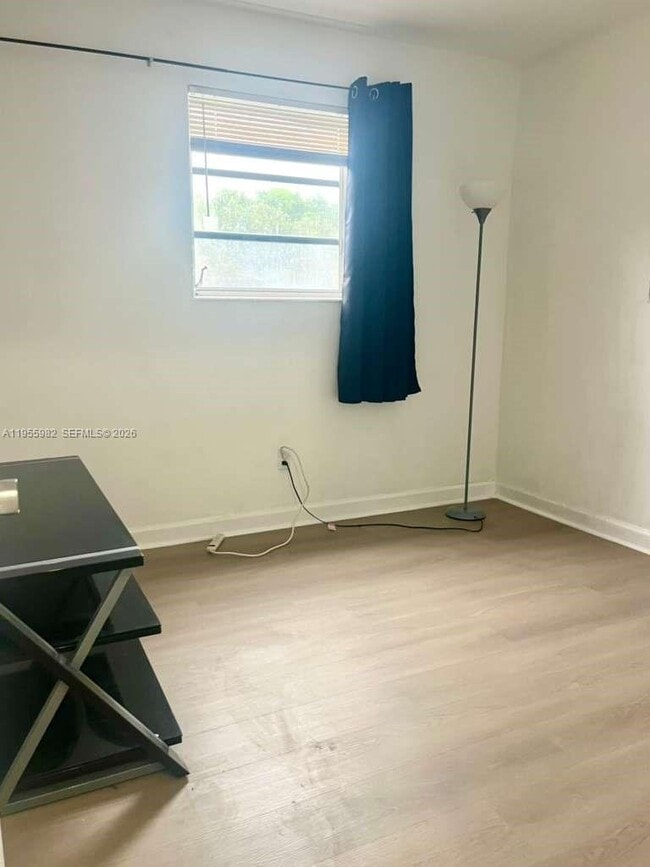 Building Photo - 5510 SW 32nd St