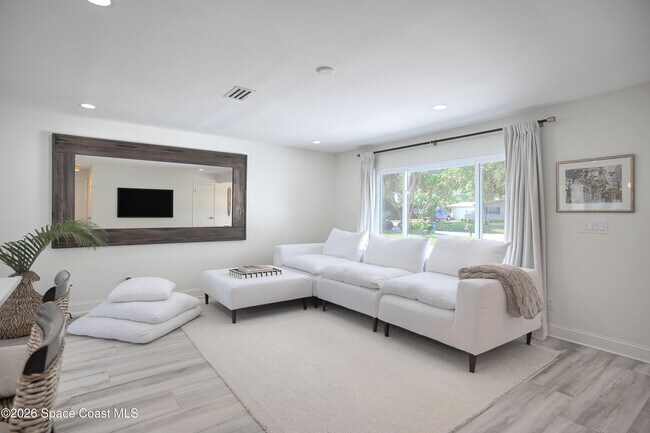 Building Photo - 1162 Samar Rd