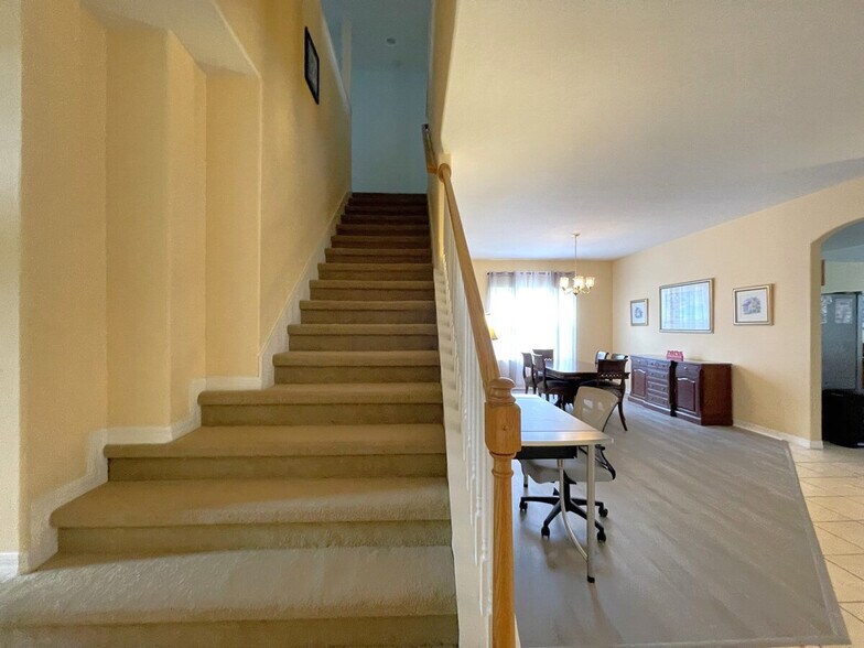 Building Photo - 229 Corvina Dr