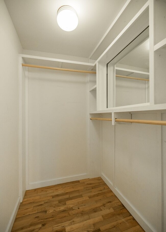 Building Photo - 1273 E Broad St