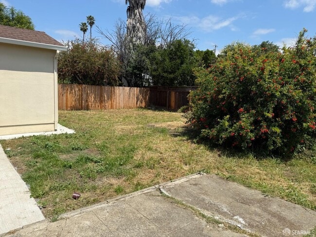 Building Photo - 25696 Lander Ave